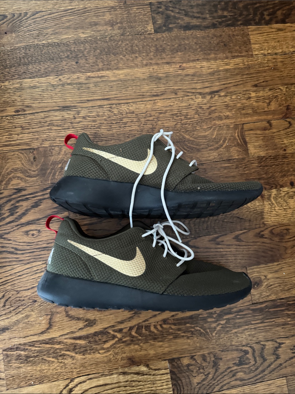 Nike Women Los Olive Green Sneakers Gold Swoosh And Red Heel Tab